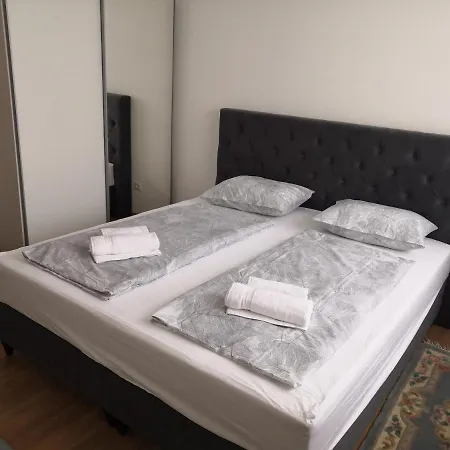 Deni Апартаменты *