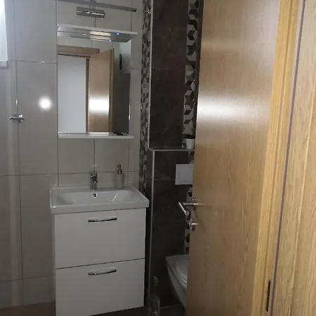 Deni Apartment