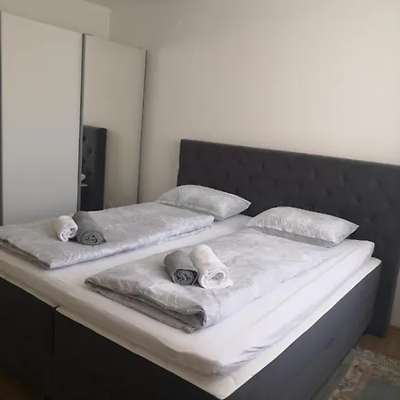 Deni Apartment
